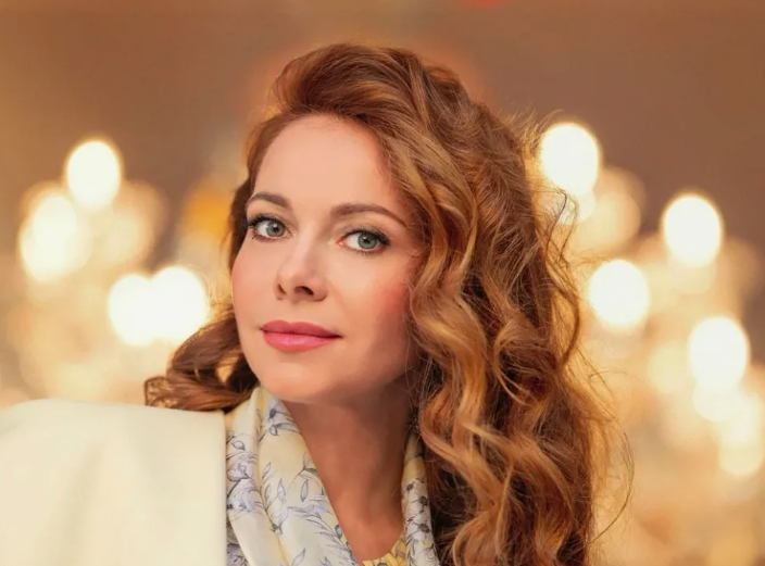 «Без пластики не обошлось»: как выглядят российские актрисы 40+ и что изменилось за 20 лет?