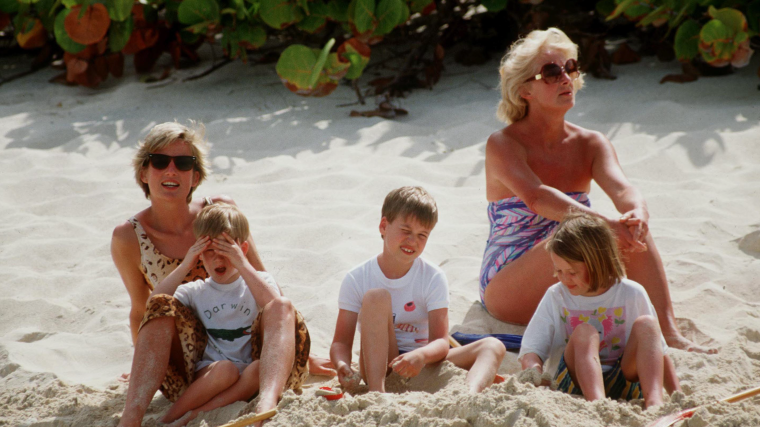 «Она сжимала так крепко, что не вырваться»: 20 лет после гибели Дианы сыновья раскрыли ее секреты