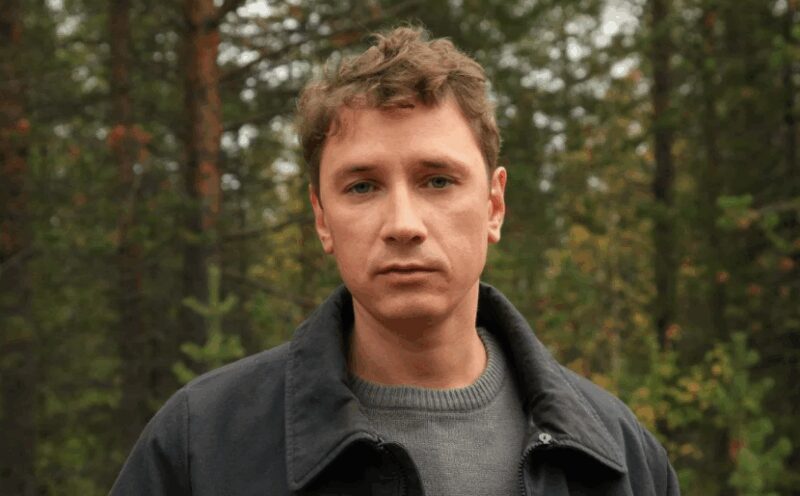 «Я очень скучаю по детству»: как 48-летний Александр Яценко пережил предательство, но обрел счастье с молодой женой