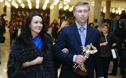 «Он не бросил детей»: чем отплатила Анастасия Заворотнюк своему бывшему мужу Дмитрию Стрюкову, от которого родила двоих детей