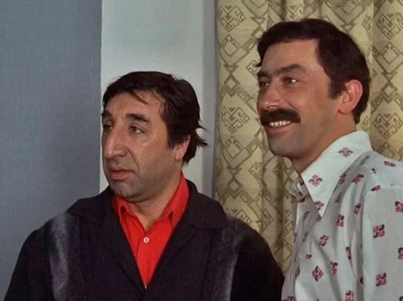 Фрунзик Мкртчян и Вахтанг Кикабидзе в культовом фильме «Мимино»