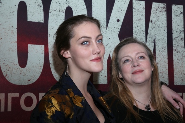 Юлия и Полина Ауг: материнская любовь и поддержка.