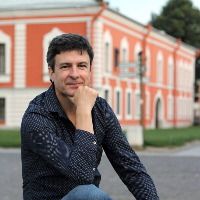 «Они спрашивали, почему мы не живём вместе»: что известно об отце детей Дианы Арбениной, который «не любил» её