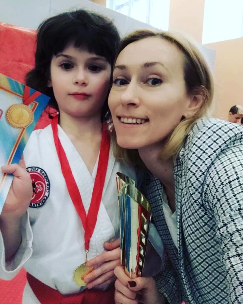 «Мне говорили: избавься от одного!»: как звезда «Глухаря» родила тройню вопреки всему