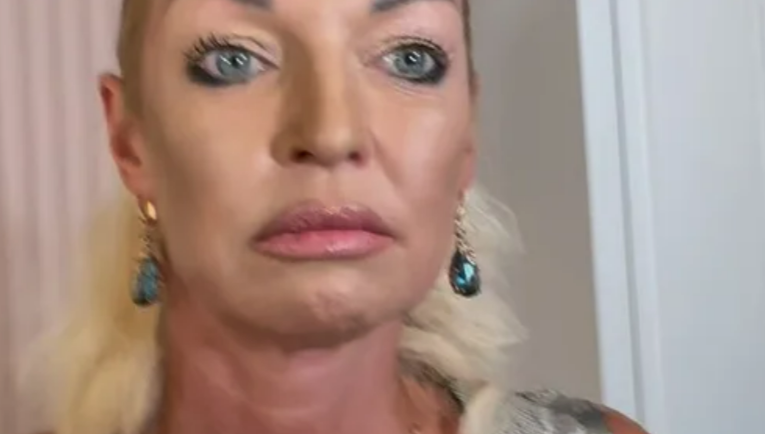 Анастасия Волочкова, одна из самых обсуждаемых участниц проекта, чьи заявления вызвали широкий резонанс.