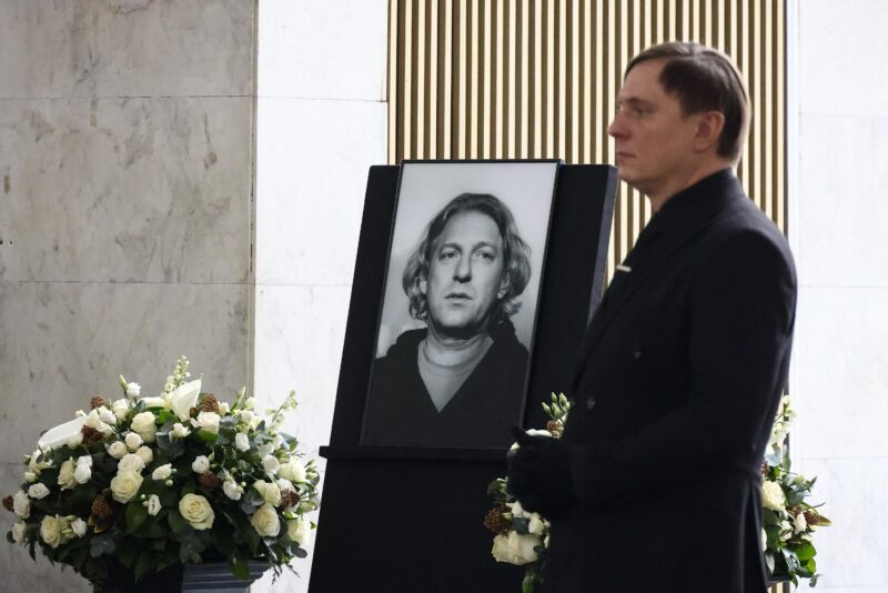 Тишина после взрыва: внезапная смерть звезды ТВ