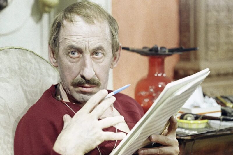 Несмотря на нетипичную внешность, Владимир Басов покорял сердца первых красавиц