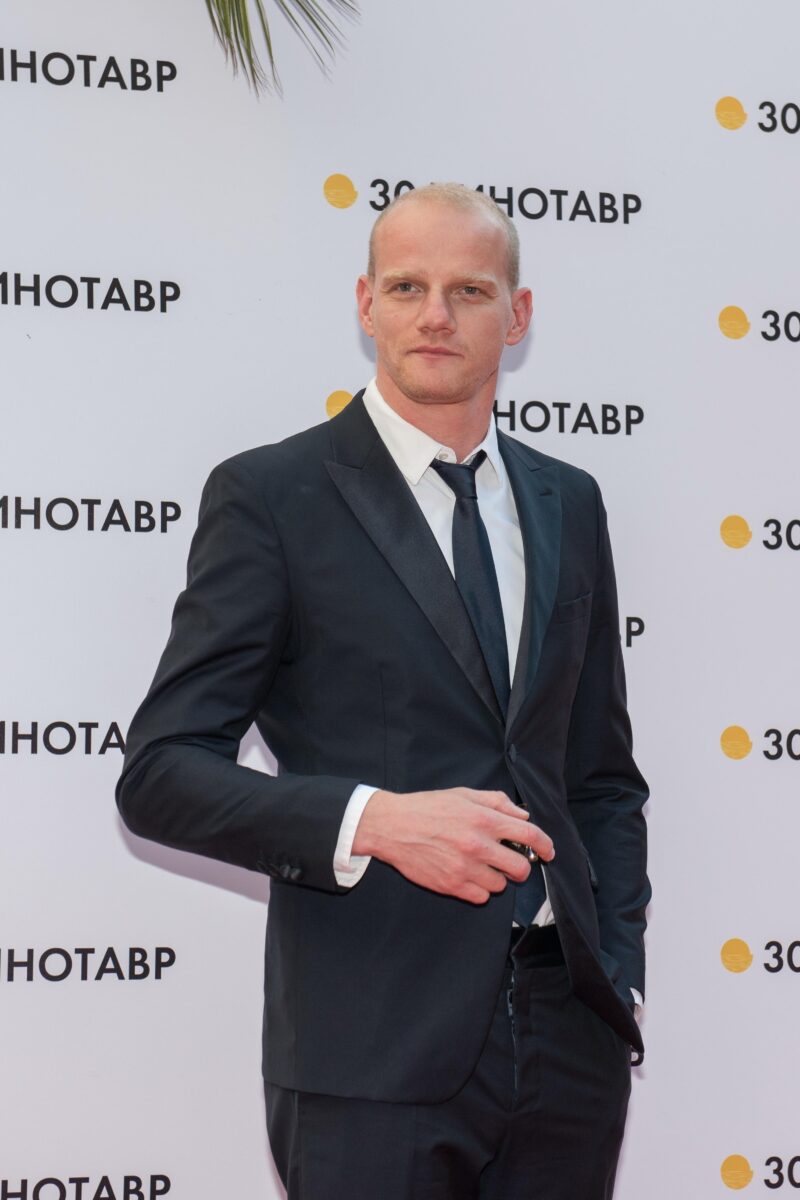 «Вечный холостяк» сдался: неожиданный брак Юрия Колокольникова