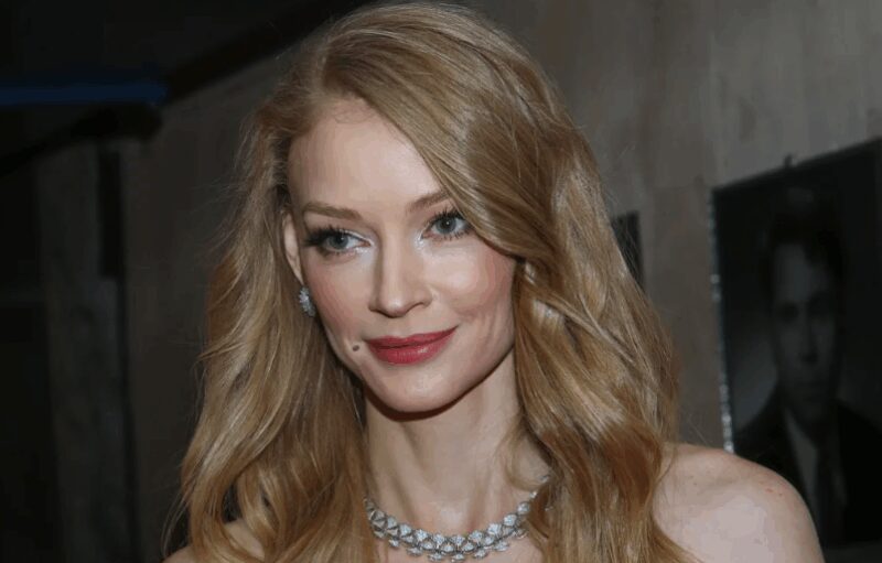 «Без пластики не обошлось»: как выглядят российские актрисы 40+ и что изменилось за 20 лет?