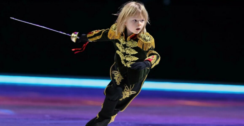 Саша Плющенко: юный фигурист, ставший объектом скандала из-за слухов о его здоровье.