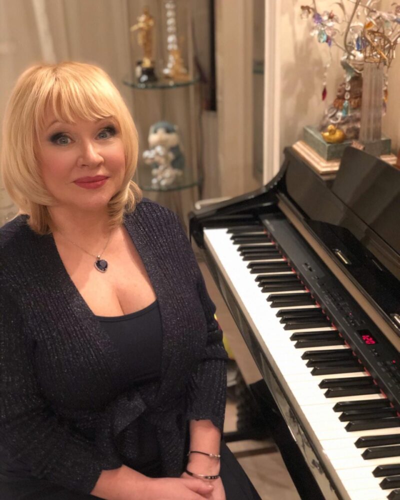 «Это мой главный подарок судьбы»: как 72-летняя Ирина Грибулина дождалась позднего материнства и что стало с её 29-летней дочерью