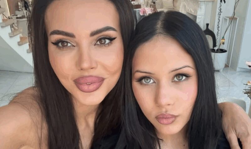 Ариэлла Самойлова с мамой Оксаной Самойловой