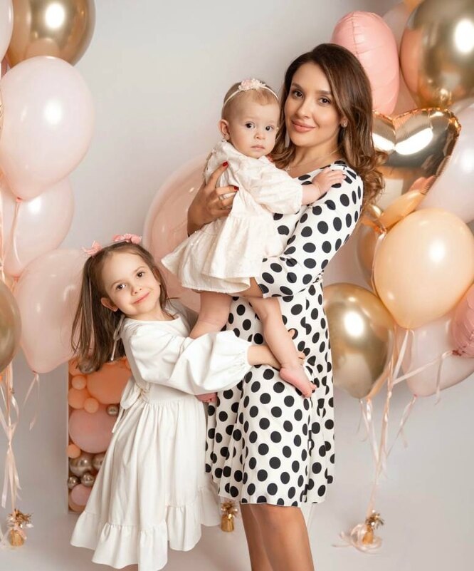 Ольга Дибцева с дочерьми: семейное счастье вдали от чужих глаз.