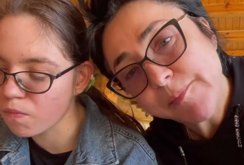 Лолита с Евой: дочь певицы, несмотря на диагноз, получила высшее образование.