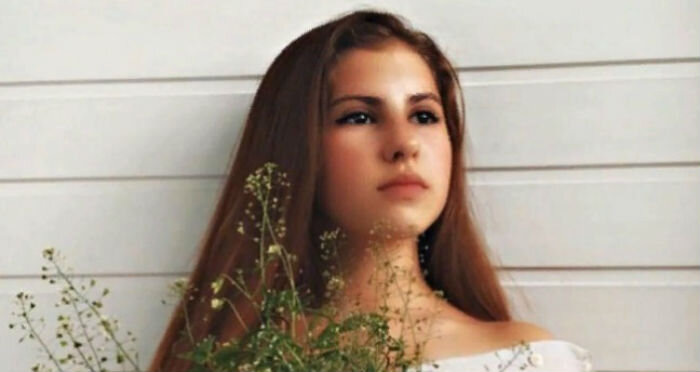 «Трачу не меньше, чем зарабатываю»: как живет 72-летний Александр Мясников, и почему его внебрачная дочь похожа на маму?