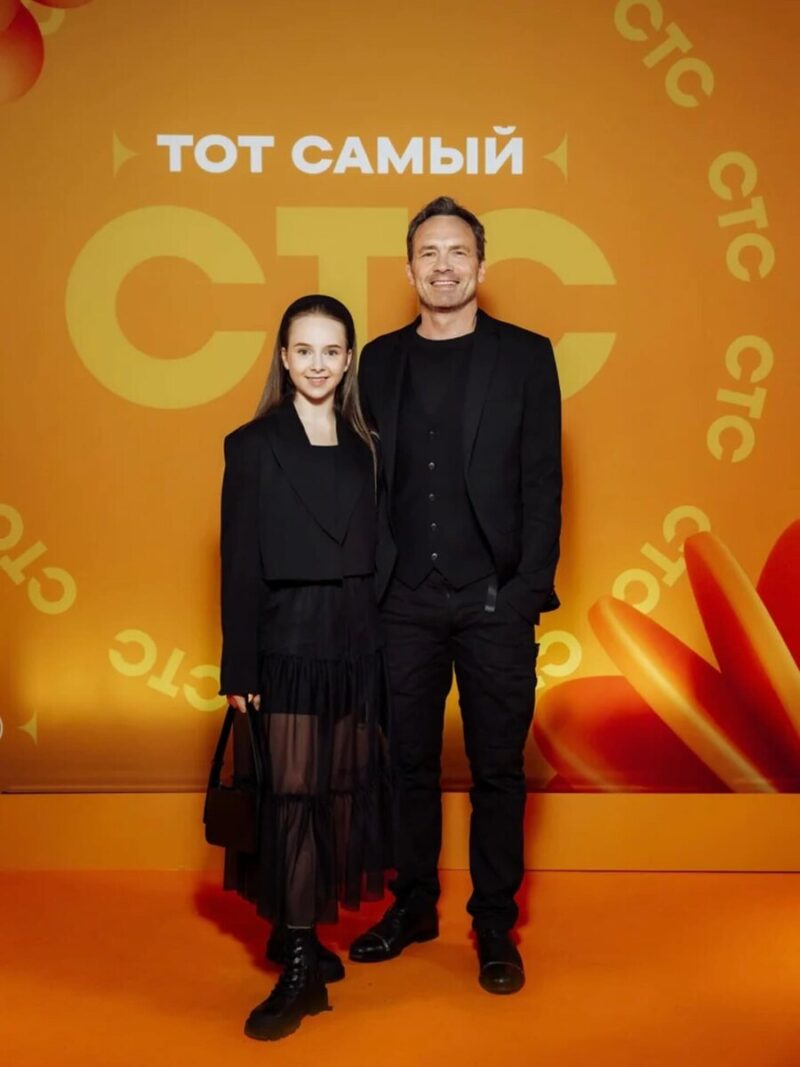 «Она была в панике»: как дочь Анны Снаткиной в 12 лет стала звездой и сколько получила за первую роль