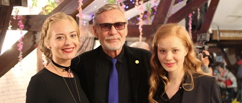 «Он не пришел на выписку»: как сложилась судьба внебрачной дочери Александра Михайлова, которую он не признавал 34 года