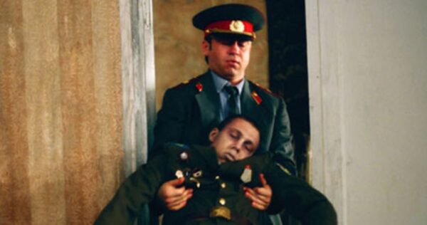 «Ушел в запой на две недели»: как сложилась судьба актеров, решившихся на «Груз 200» Балабанова