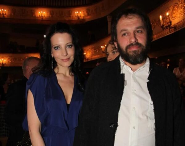 «Она не играла опасность, а паузу перед ней»: как Евгения Крюкова пережила смерть любимого и обрела счастье с 6 детьми