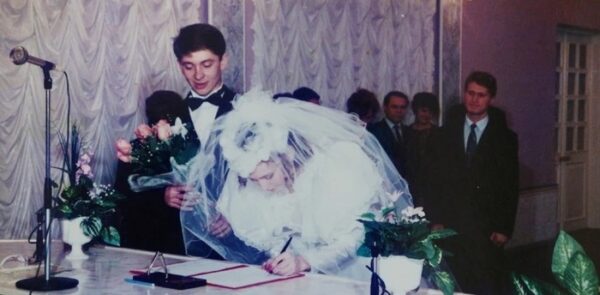 «Бросил жену ради молодой»: почему 52-летний Дмитрий Брекоткин из «Уральских пельменей» не оправдывается за новую семью