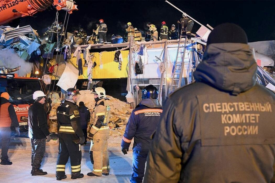 МЧС: более 120 крыш обрушилось в России с начала года