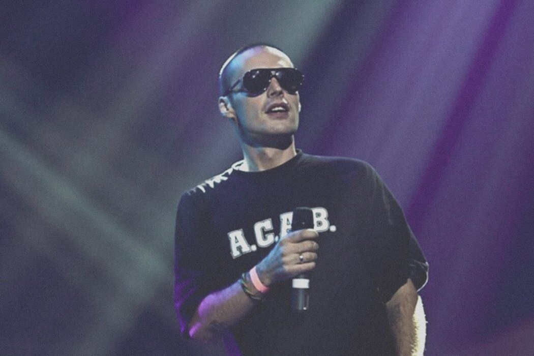 «Все будет хорошо»: сестра Гуфа приехала на суд по делу о самоуправстве