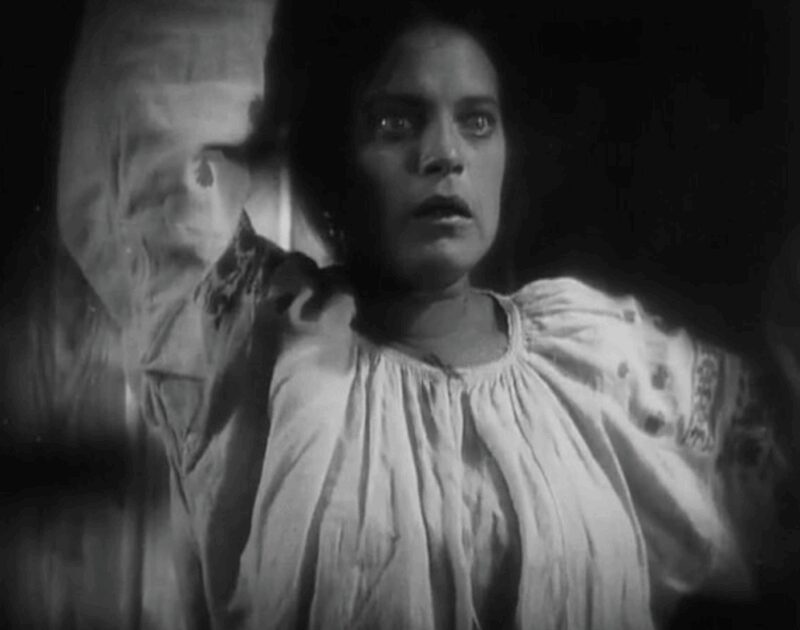 Актриса Елена Максимова в фильме «Земля», который принёс ей не только славу, но и серьёзные проблемы.