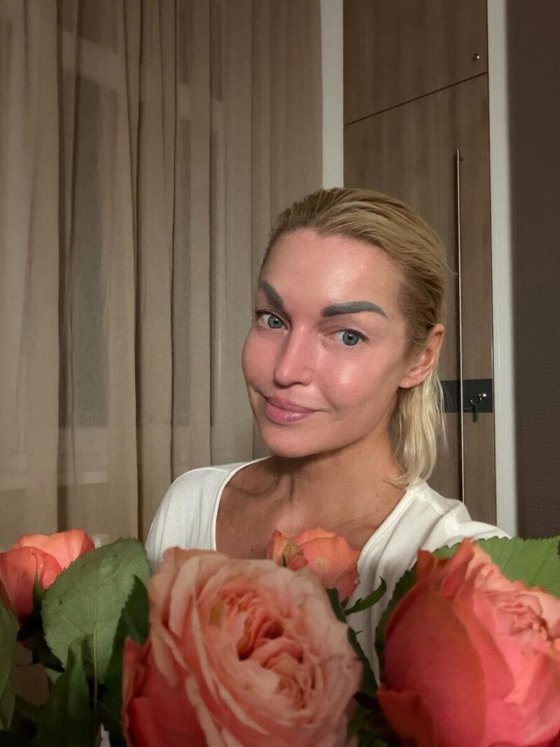 «Я давно вписала свое имя в историю»: как 48-летняя Волочкова из петербургской аристократки превратилась в звезду скандалов