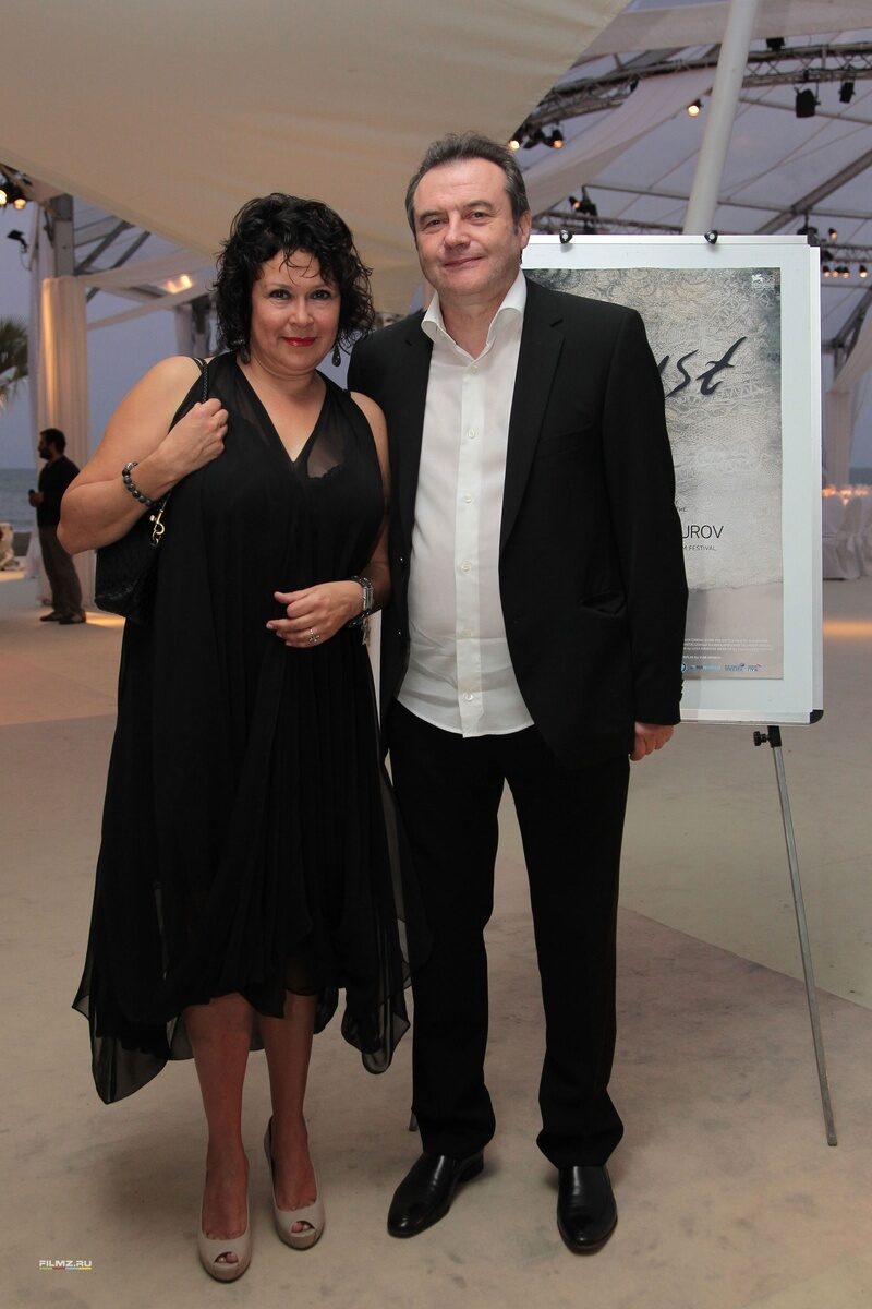 «Ей едва за 20, а ему 74»: как режиссёр Алексей Учитель снова стал отцом, не разведясь с женой после 30 лет брака