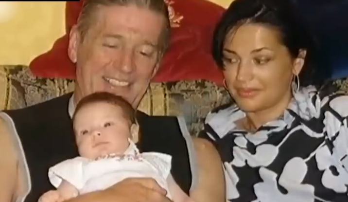 Александр Абдулов, Юлия Мешина и их маленькая дочь Женя