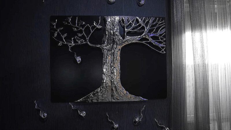 Золотой писсуар и потолки-волны: как Бари Алибасов после пожара 90-х создал в Москве квартиру-манифест, на ремонт которой ушло 2 года