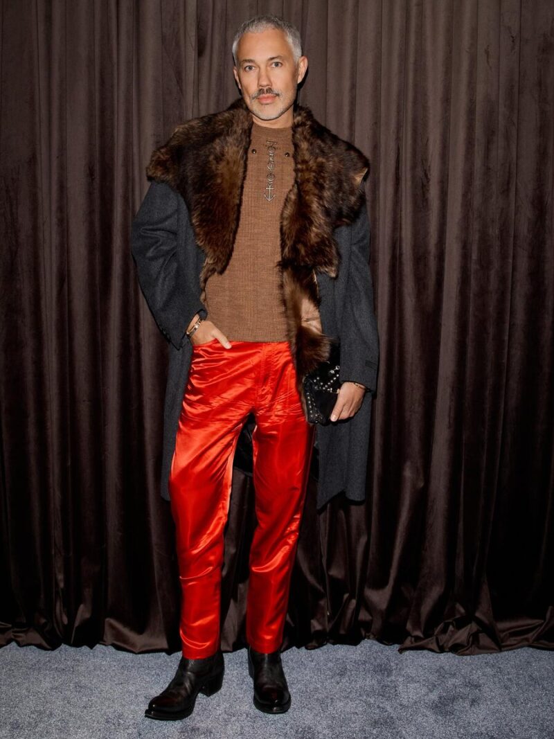 «Стилистом будь, но скажем, что журналист»: как Александр Рогов в 44 года стал главным модником страны, но так и не женился