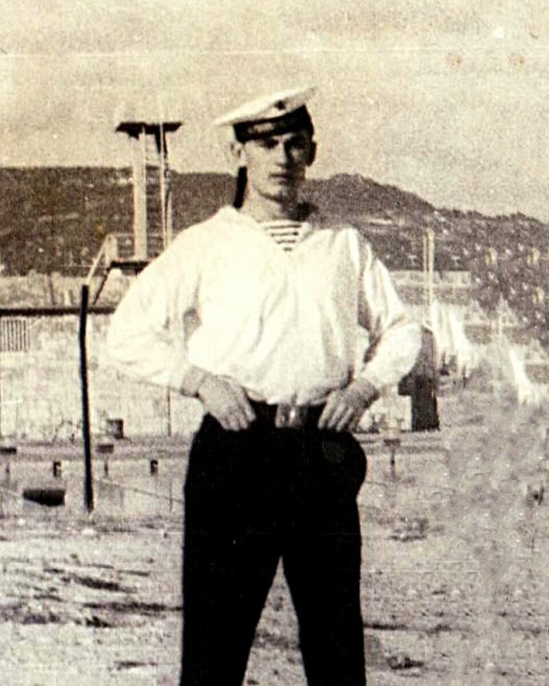 «Я люблю тебя до слез»: как 75-летний Александр Серов, мечта миллионов, остался совсем один в огромном доме