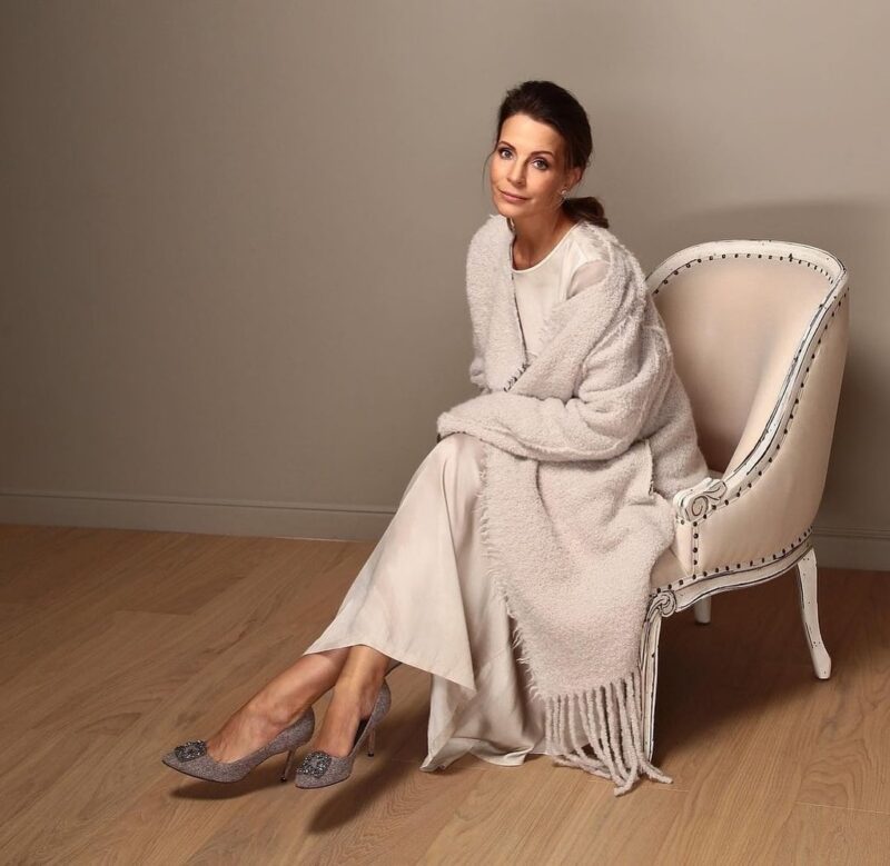 Роковая красавица из «Бандитского Петербурга»: как 56-летняя Евгения Крюкова пережила «векторный» брак, трагедию любимого и дважды обрела счастье