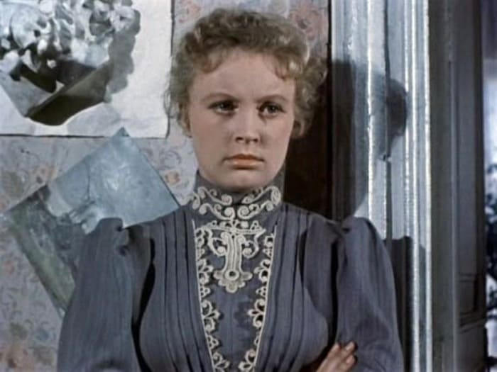 Яркая роль Аллы Ларионовой в фильме «Анна на шее» (1954 год).