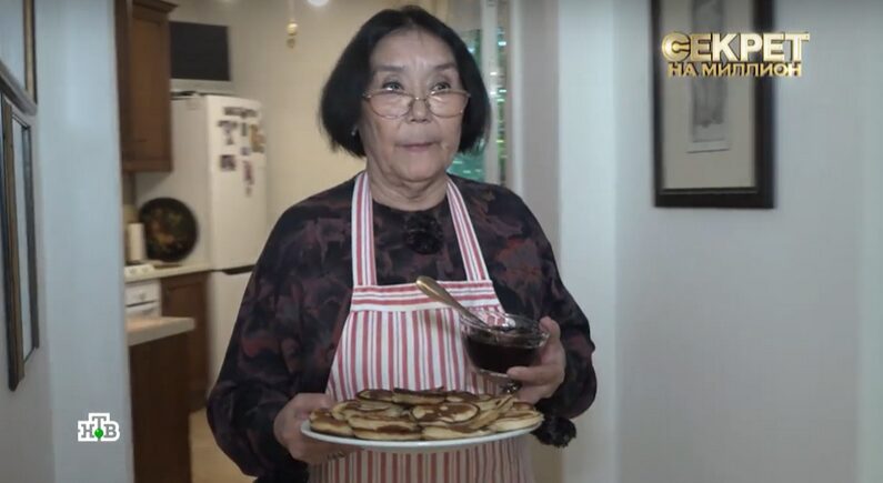 «Мама, надень шапку!»: 79-летняя Наталья Аринбасарова живёт в особняке сына, но «ворчит» на Егора Кончаловского