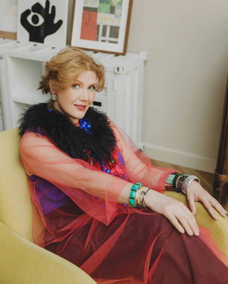 От дочери звезды «Вам и не снилось» до звонаря: как 64-летняя Екатерина Васильева пережила два развода и забвение 90-х, но нашла счастье в новой профессии и вырастила известную дочь