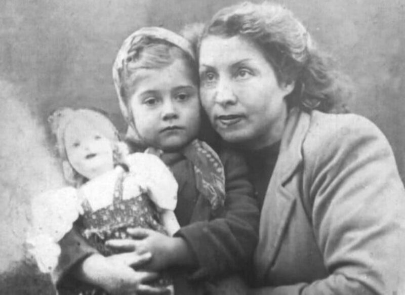 Ирина Мирошниченко с мамой.