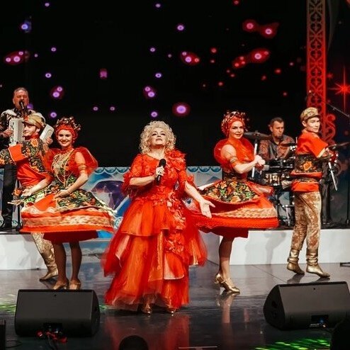 Королева народной песни: как 66-летняя Надежда Кадышева выглядит в обычной жизни без пышных нарядов?