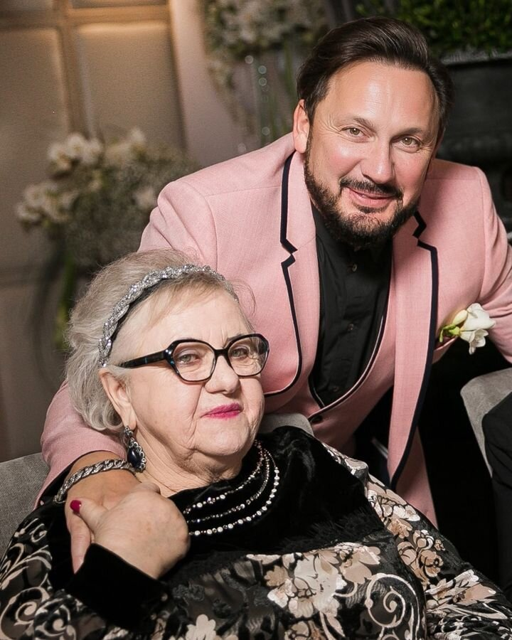 Стас Михайлов с мамой