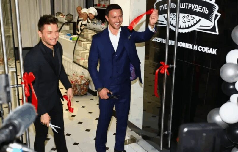 Сергей Лазарев с сыном Никитой. Вопросы о материнстве и отцовстве всегда окружали эту семью.