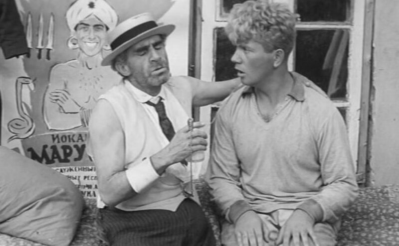 Зиновий Гердт в роли Паниковского в фильме «Золотой телёнок»
