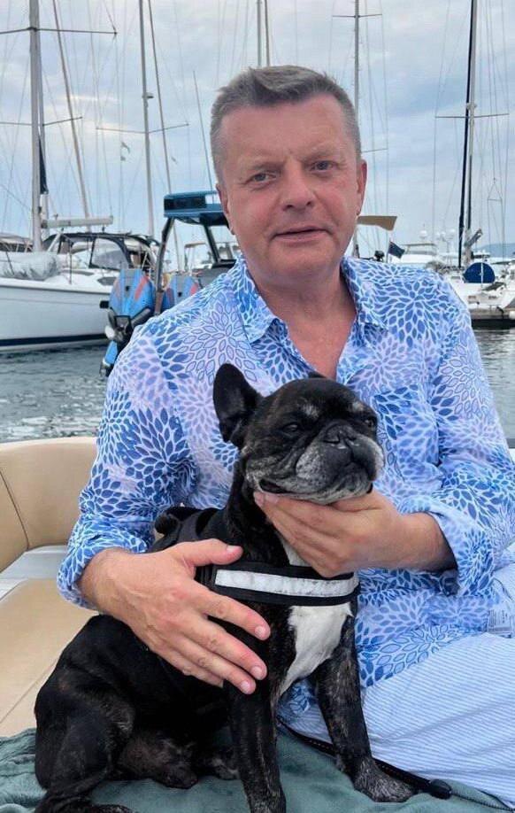 Леонид Парфенов продолжает работу над новыми проектами.