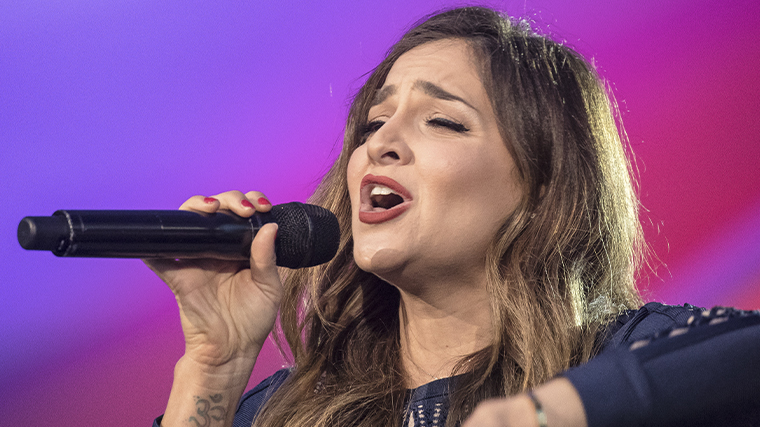 «Трезвость подарила мне все»: как сложилась судьба 42-летней звезды «Кудряшки Сью», победившей наркозависимость