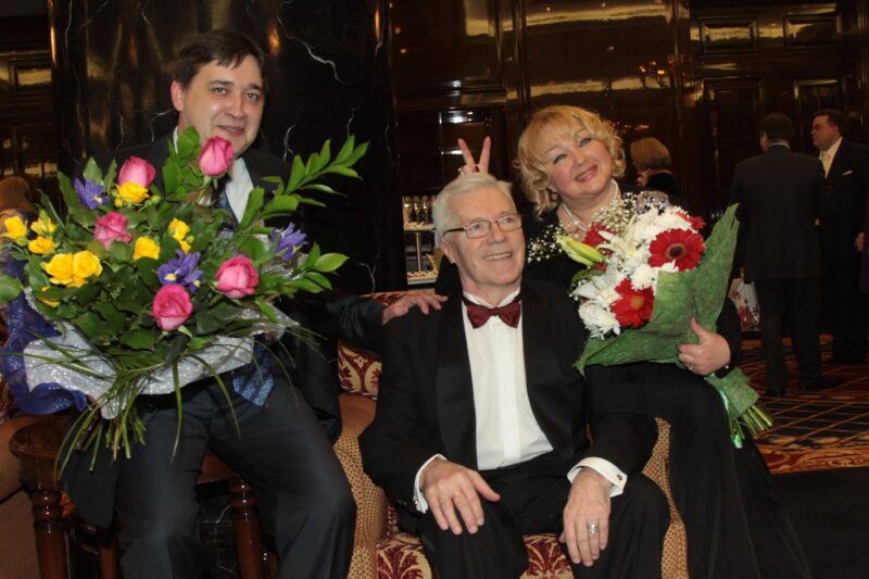 Две семьи Жарикова: роковой звонок, разбивший сердце Гвоздиковой