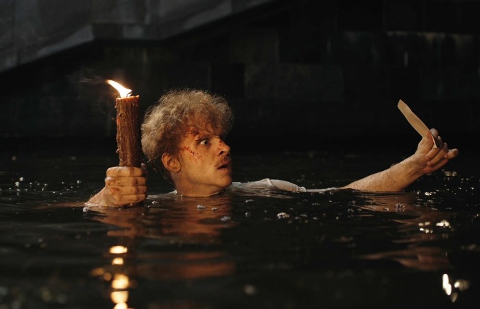 Данил Стеклов в роли Ивана Бездомного.