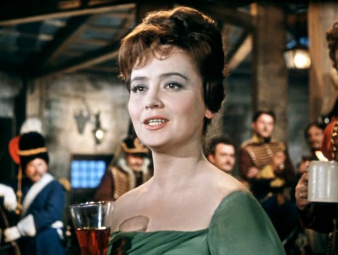 Татьяна Шмыга в кинофильме «Гусарская баллада»