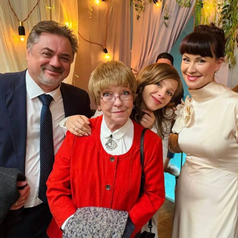 «Я всегда была слишком удобной»: как 86-летняя Ольга Волкова пережила разрыв с Тараторкиным и нашла счастье с приемной дочерью