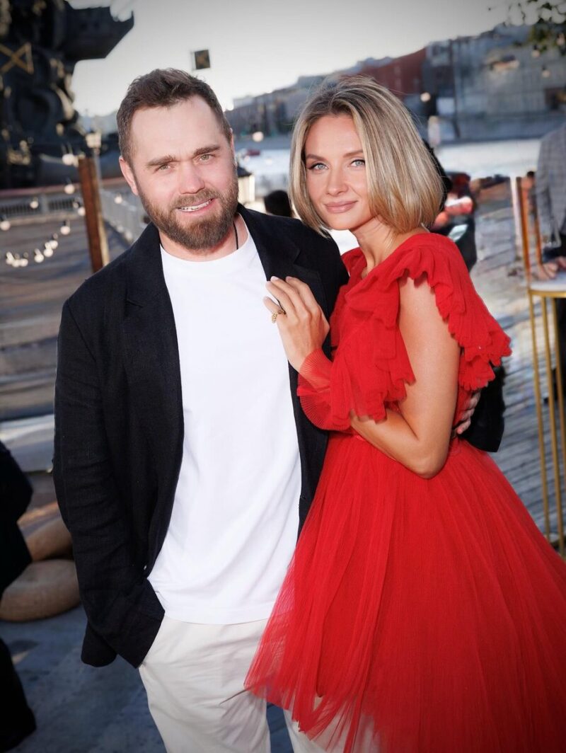 «Это совсем другой мир!»: почему 38-летняя Ольга Сухарева променяла успешную карьеру на троих сыновей