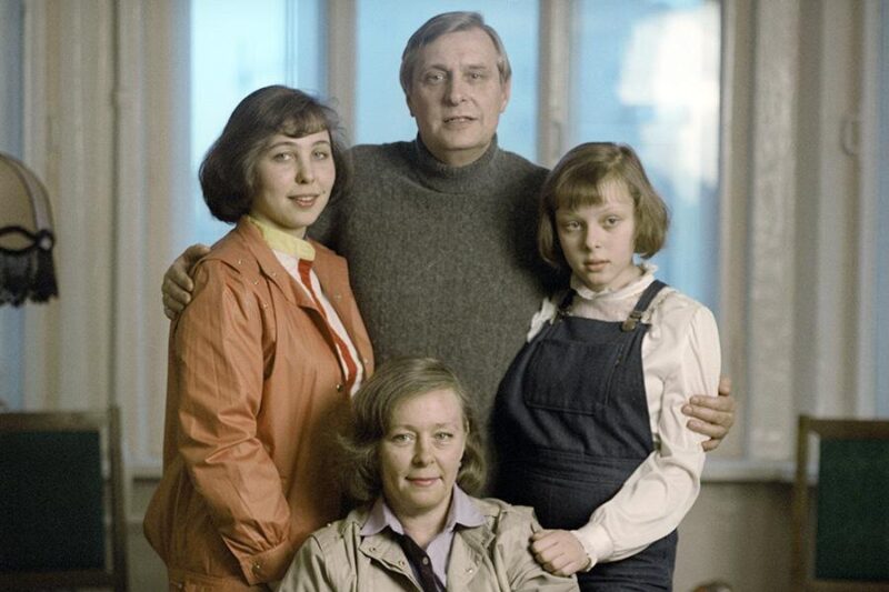 Олег Басилашвили и Галина Мшанская: тихое семейное счастье после бурных лет.